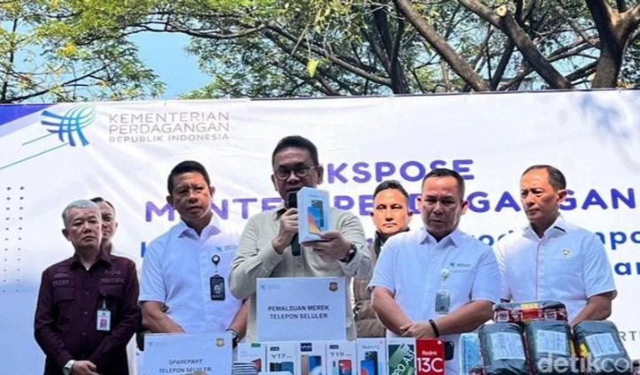 近两百亿的非法进口中国手机零部件被查获